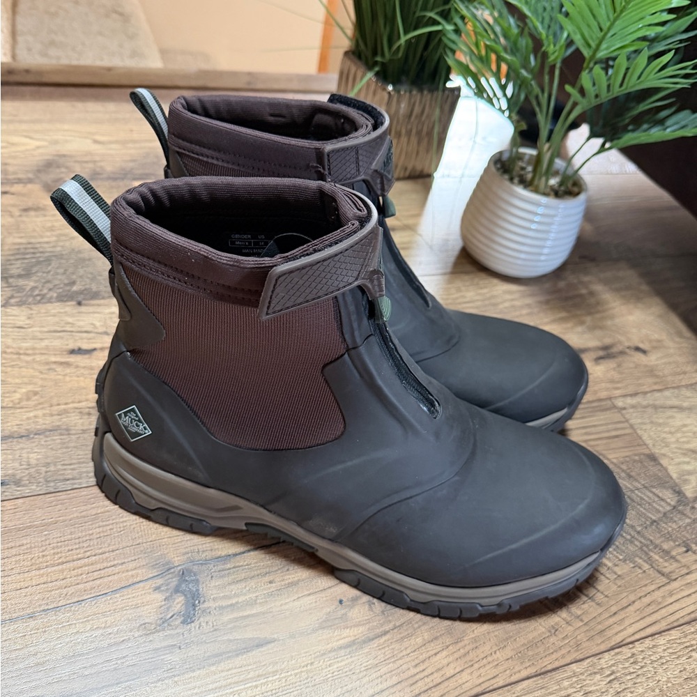 Muck Ankle Boots Men’s Size 14 Brown ,Apex, insulated, waterproof , mid zip NEW